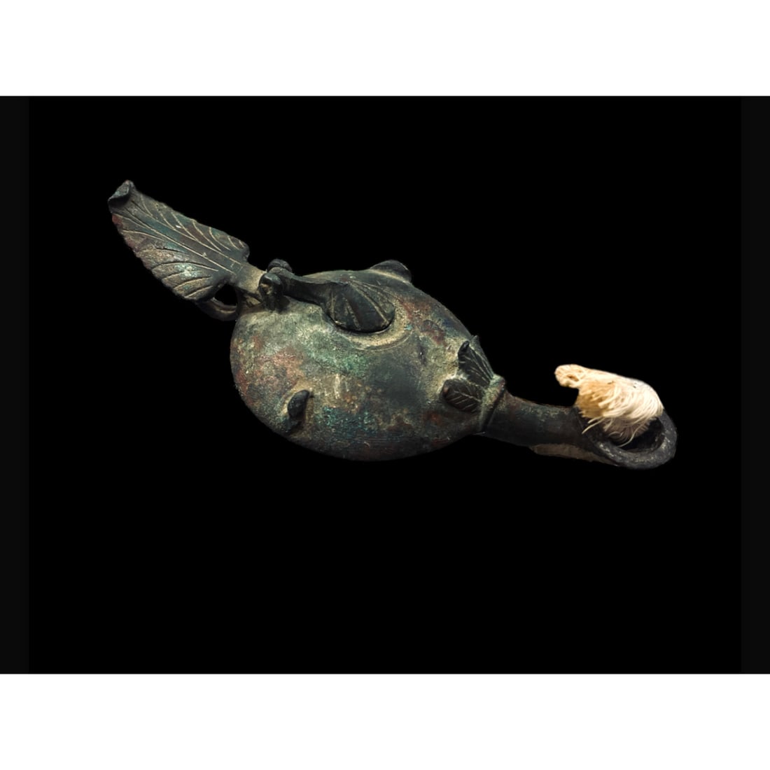 Ancient Roman Bronze Oil Lamp c.2nd century AD. (1 of 4)