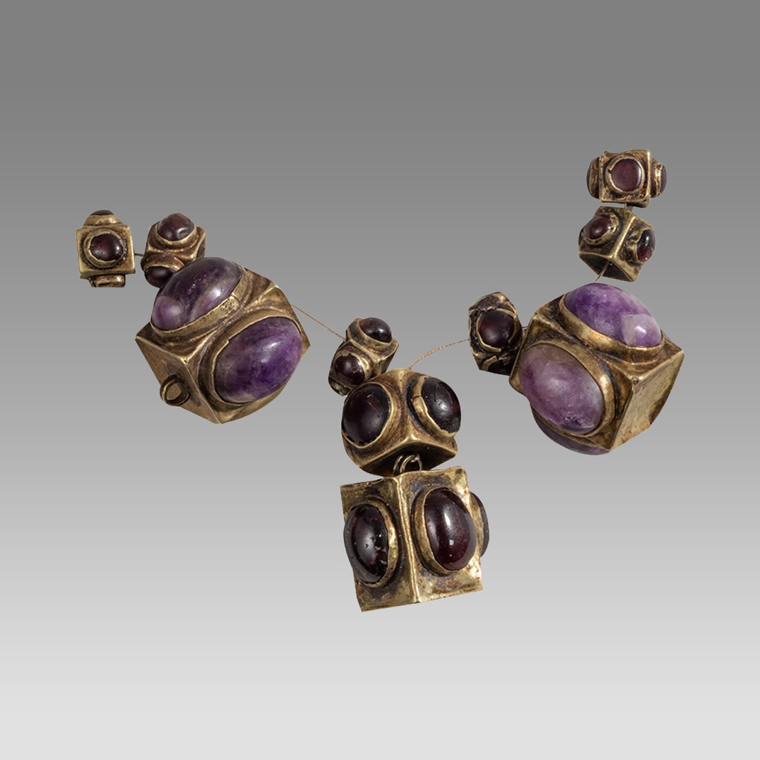 Ancient Roman Gold Necklace with Amethyst and Garnet Ca.1st-2nd century AD. (1 of 1)