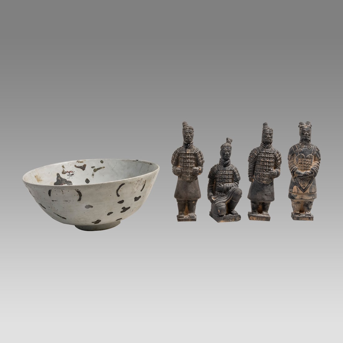 Chinese Ming Dynasty Pottery Bowl w/ Floral Tondo w/ 4 Terracotta Tomb Soldiers.: Chinese Ming Dynasty Pottery Bowl w/ Floral Tondo w/ 4 Terracotta Tomb Soldiers. The bowl dates to ca. 1368 to 1644 CE & measures approx. 8.2" diameter x 3.8" high. A beautiful pottery bowl presenting