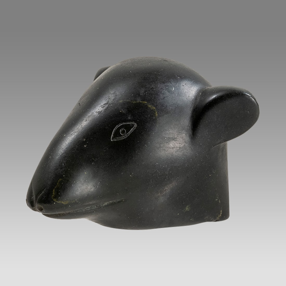 Native American, inuit Eskimo carved Stone Head Of Pollar Bear, signed. (1 of 4)