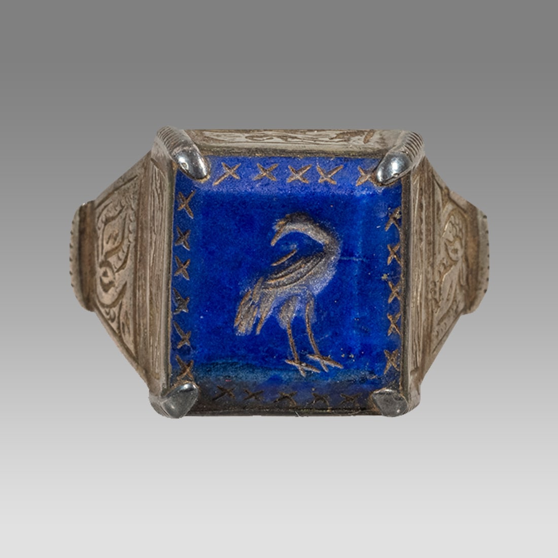 Antique Islamic Persian Silver Ring with Lapis Seal c.19/20th century. (1 of 2)
