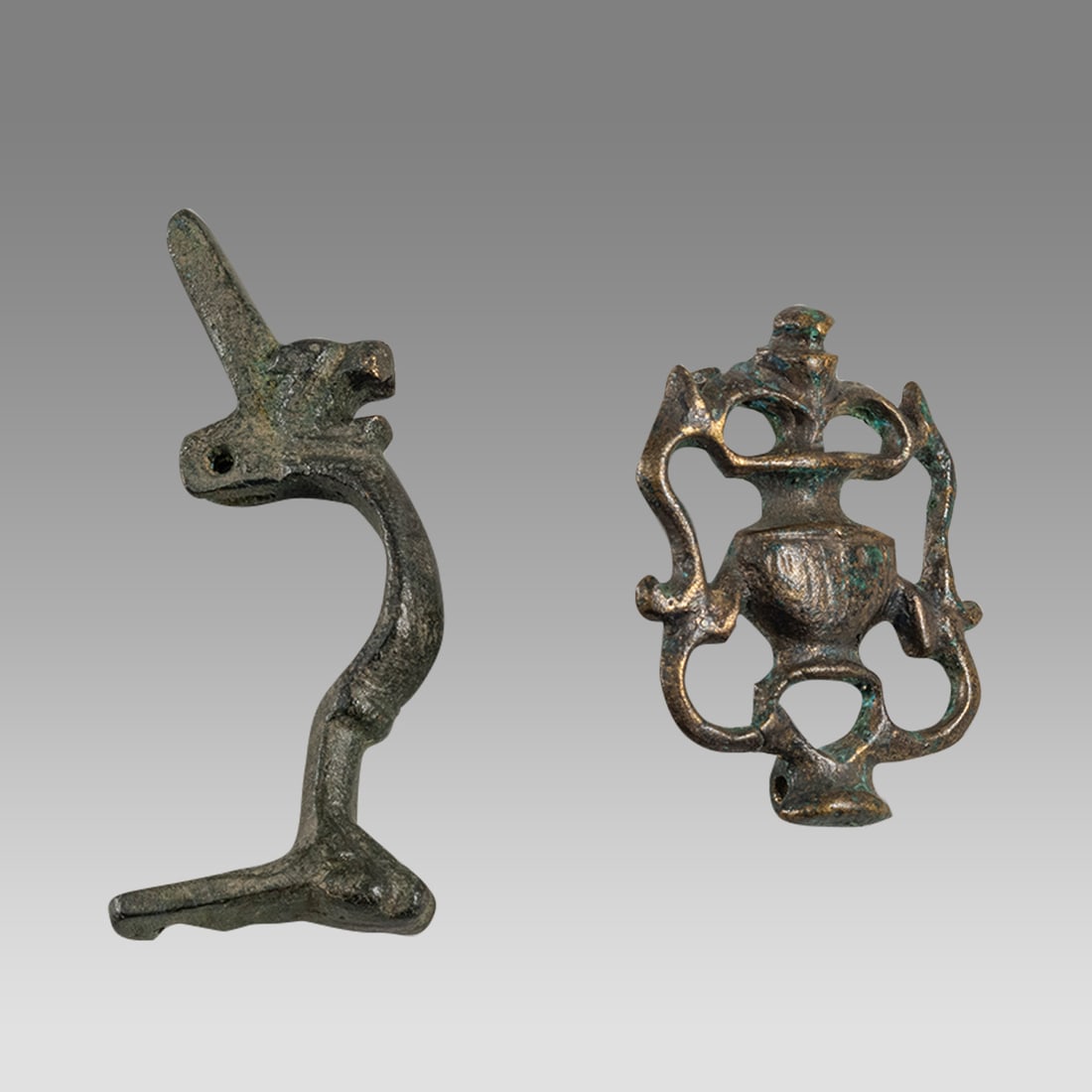 Lot of 2 Ancient Roman Bronze Fibulas c.1st-2nd century AD. (1 of 2)