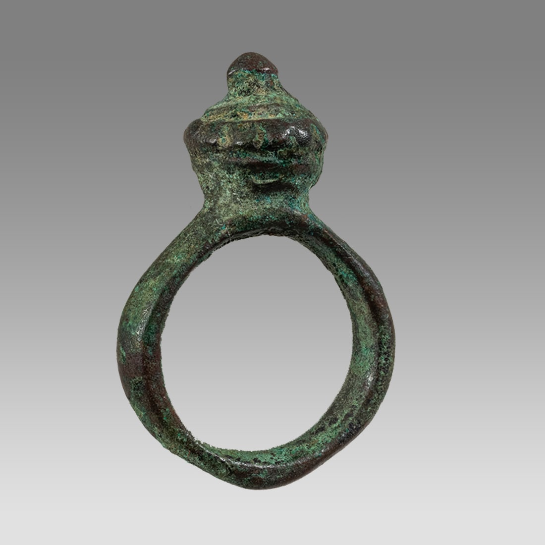 Ancient Roman Bronze Ring With Crown c.100 AD. (1 of 1)