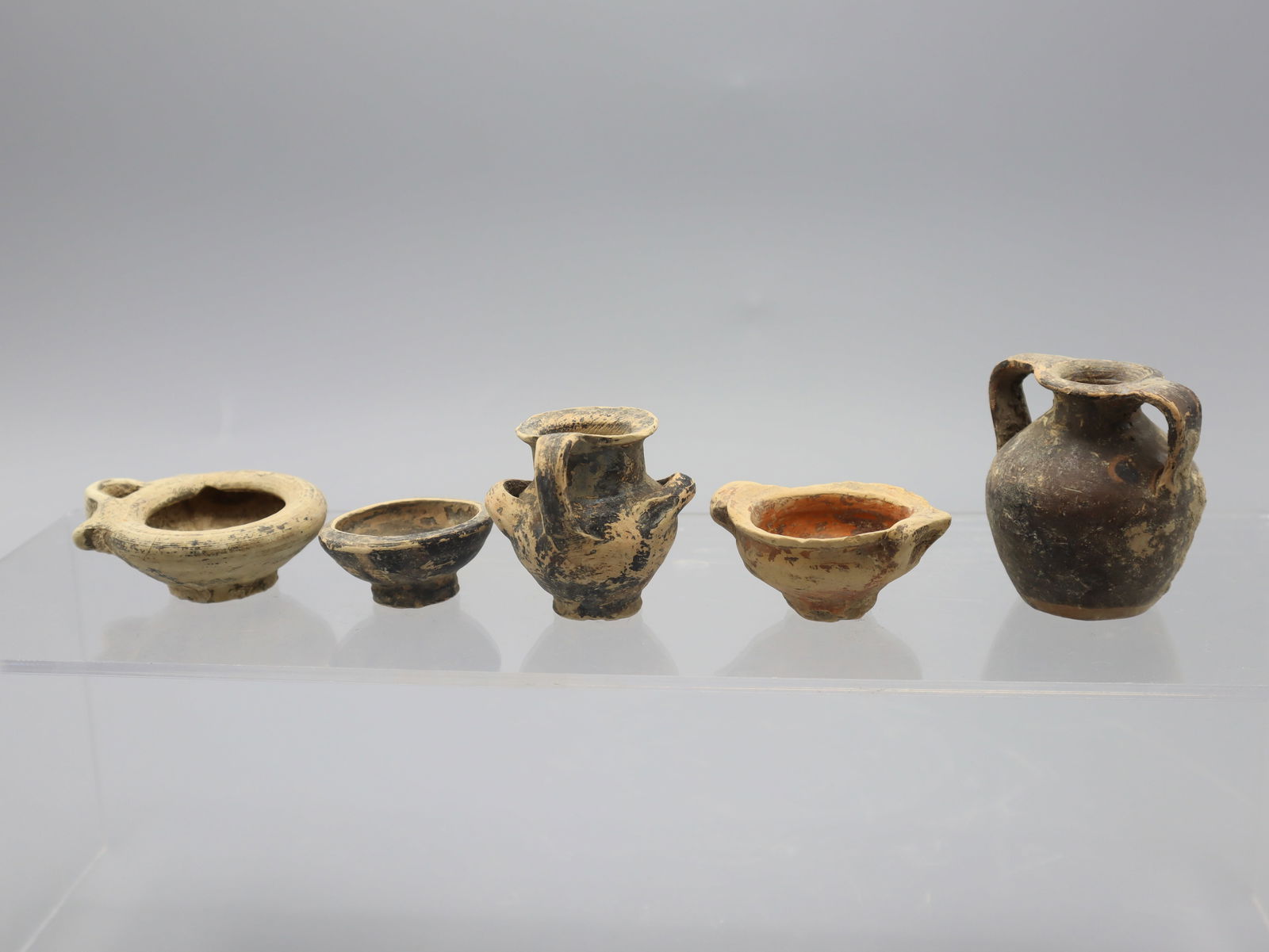 Lot of 5 Ancient Greek Magna Graecia Miniature Vessels c.4th century BC. (1 of 7)