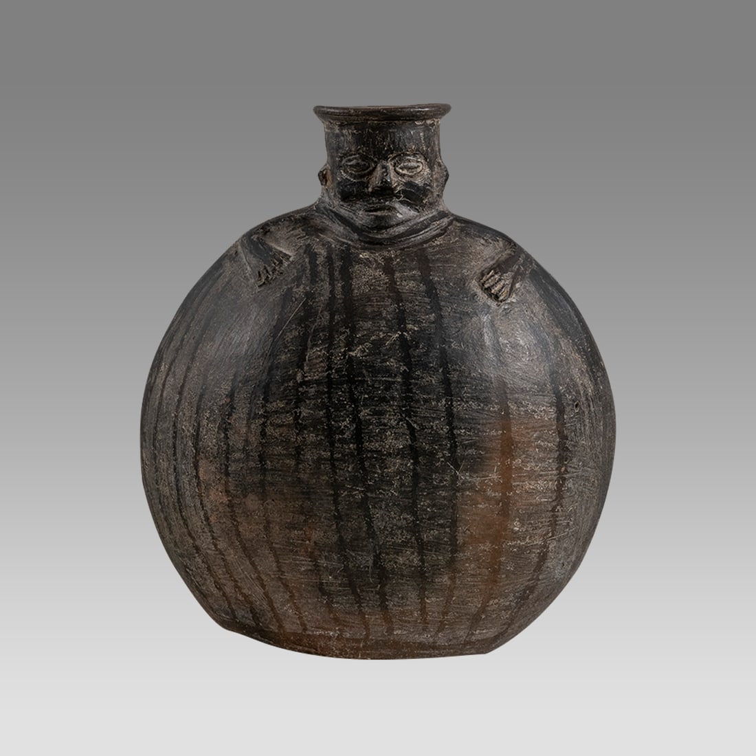 Ancient Pre Columbian Chimu Pottery Figural Flask, Ca. 800 AD. (1 of 4)