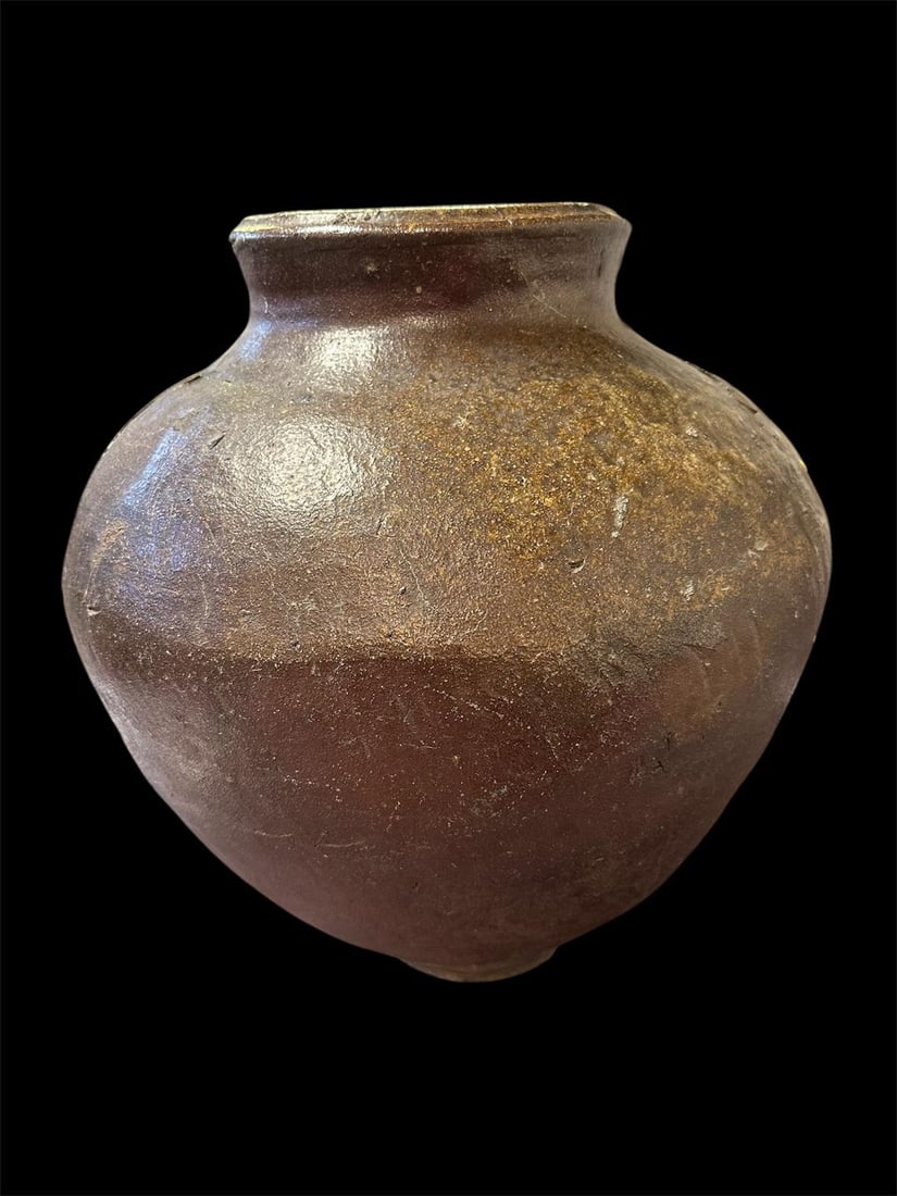 Japanese Muromachi Period Tokoname Pottery Vase (1 of 3)