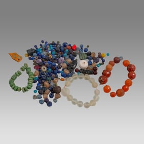 Lot of Ancient Roman and Islamic Agate and Glass Loose Beads.