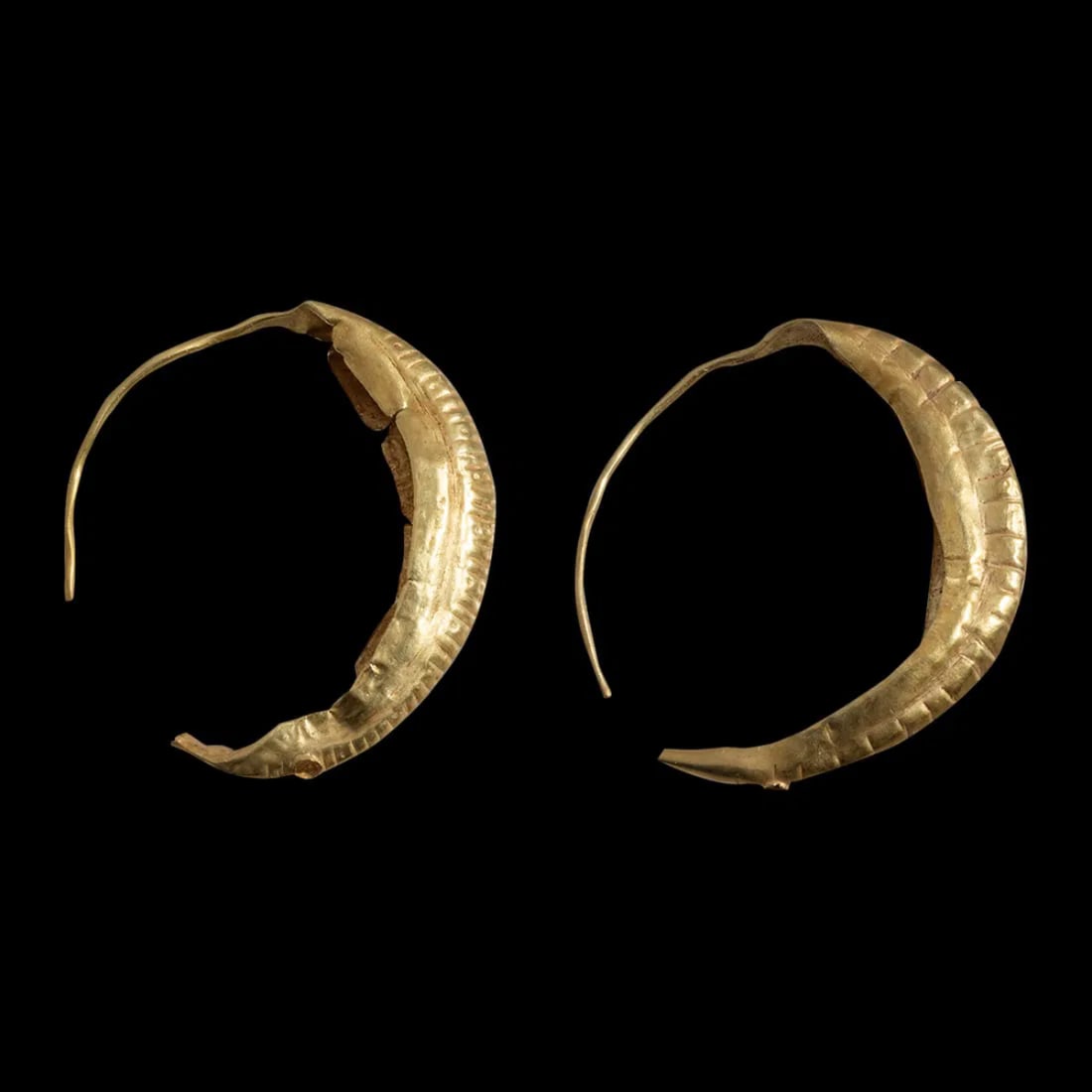 Ancient Roman Pair of Large Gold Earrings c.2nd-4th century AD. (1 of 2)