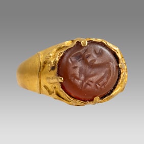 Sasanian Style Gold Ring With Intaglio.