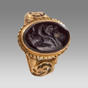 Antique Gold Ring With Neoclasical Gem Stone Intaglio.