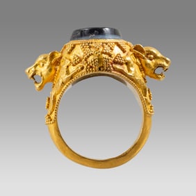 Sasanian Style Gold Ring With Intaglio.