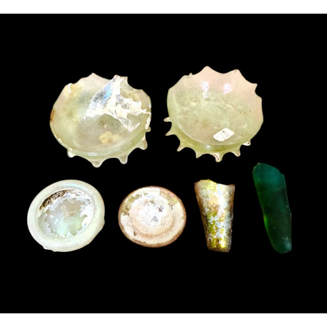 Lot of 6 Roman Glass base fragments – 1st – 3rd century AD. (1 of 3)