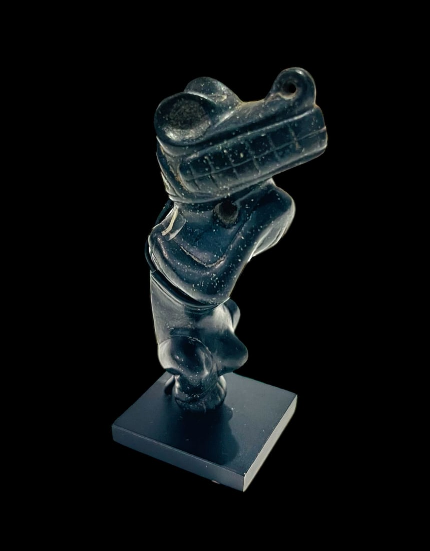 Pre Columbian, Taino Style Black Stone Crocodile. (1 of 6)