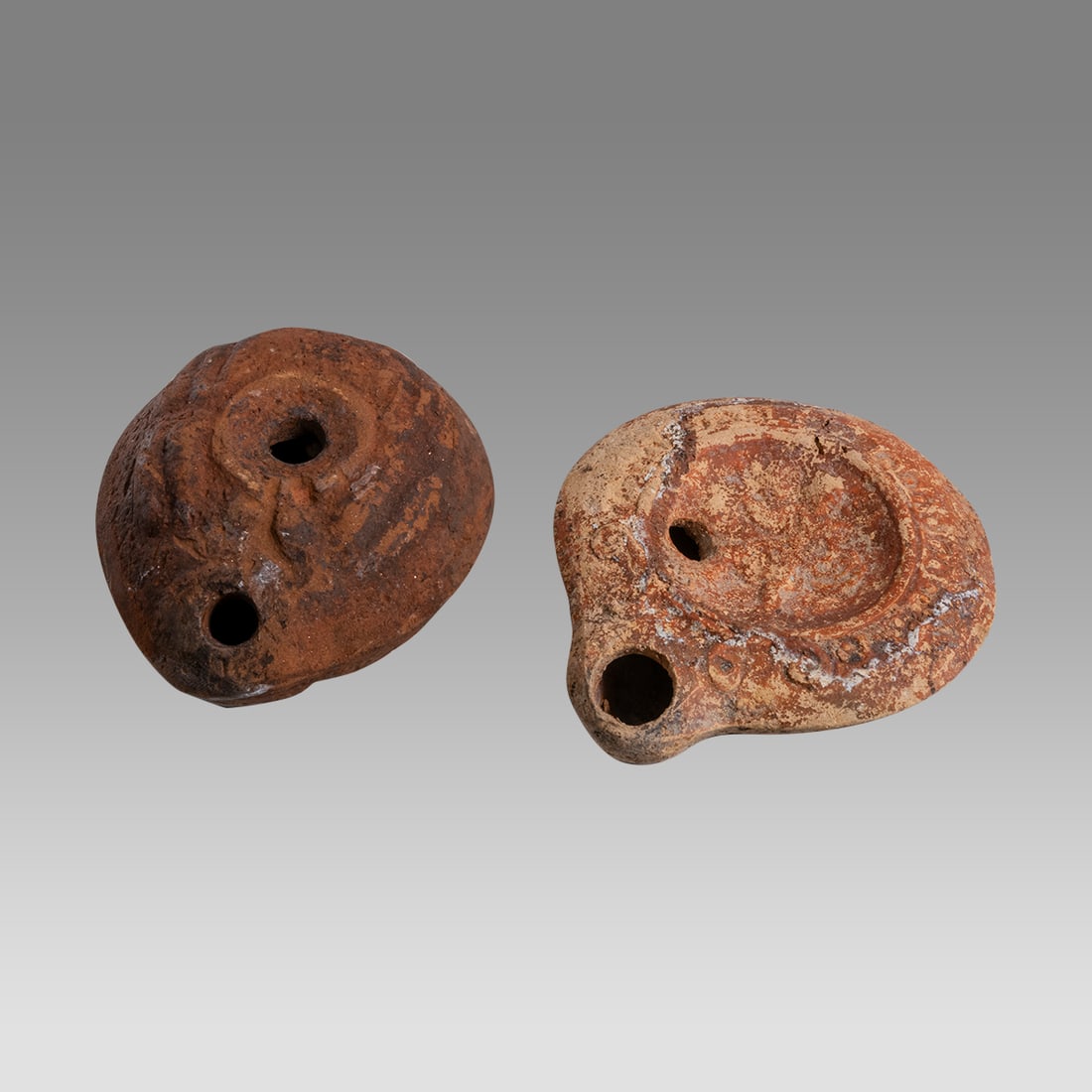 Lot of 2 Ancient Roman Terracotta Oil Lamps c.1st-2nd century AD. (1 of 2)