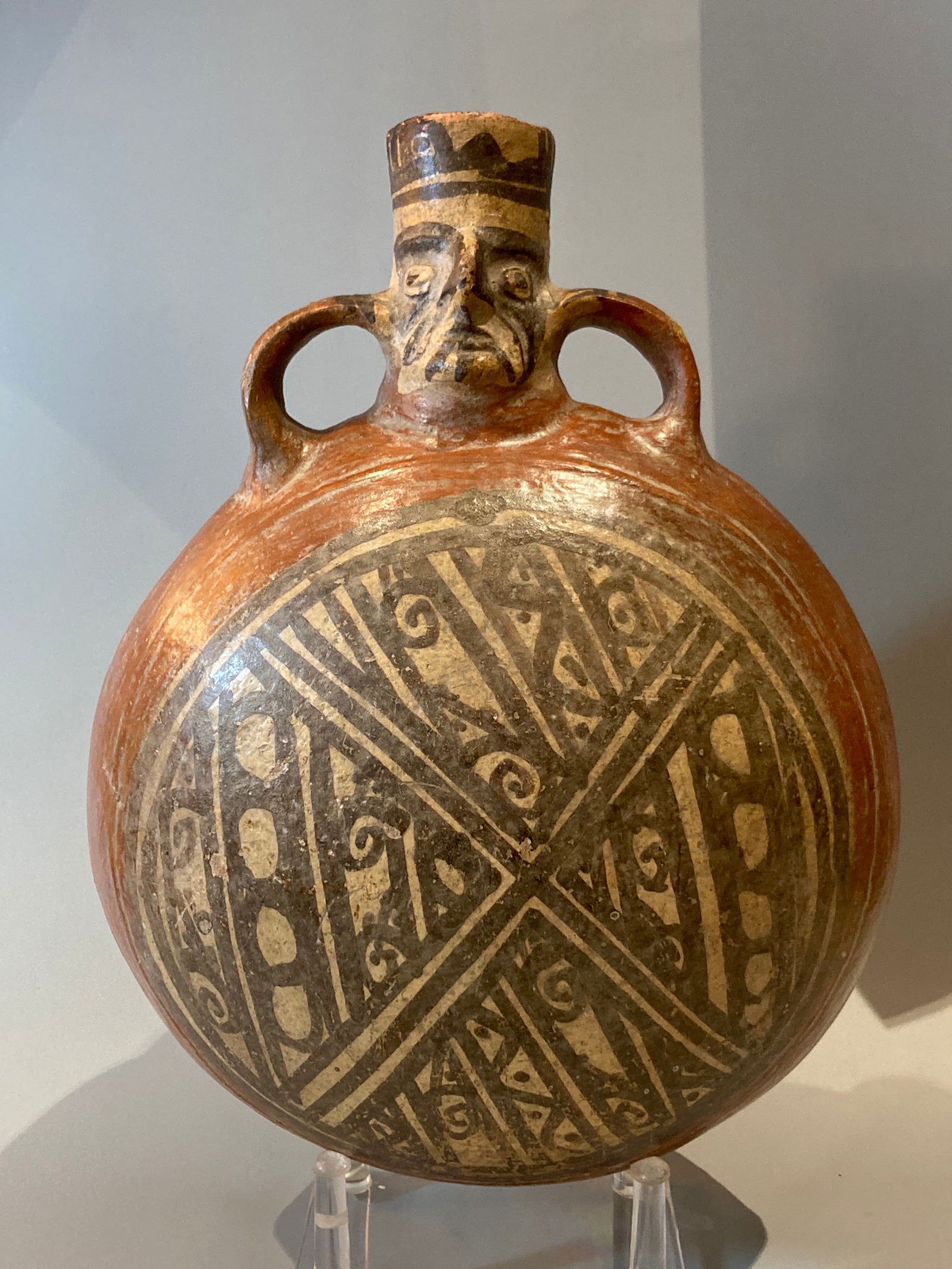 Ancient Pre Columbian Huari Figural Pottery Flask c.500-1000 AD. (1 of 2)