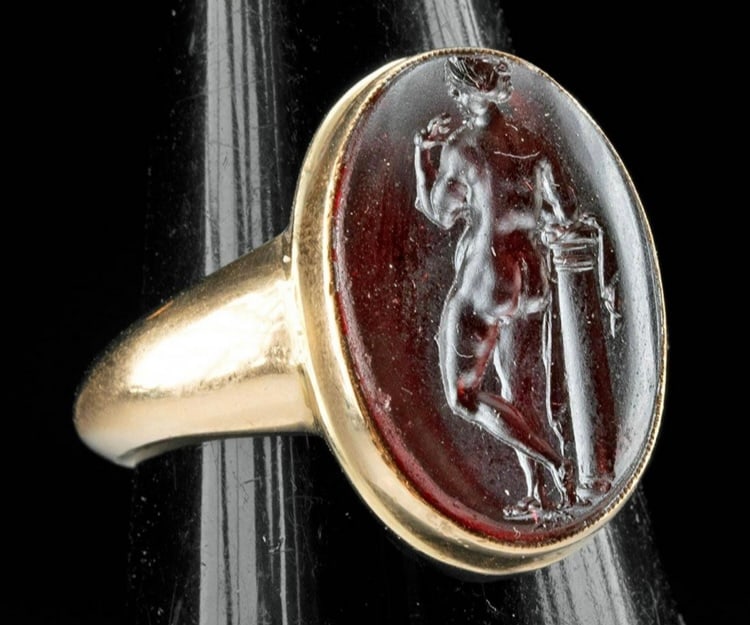 Ancient Greek Glass Ring Stone with the Goddess Venus Set in a gold ring Circa 2nd-1st Century B.C. (1 of 4)