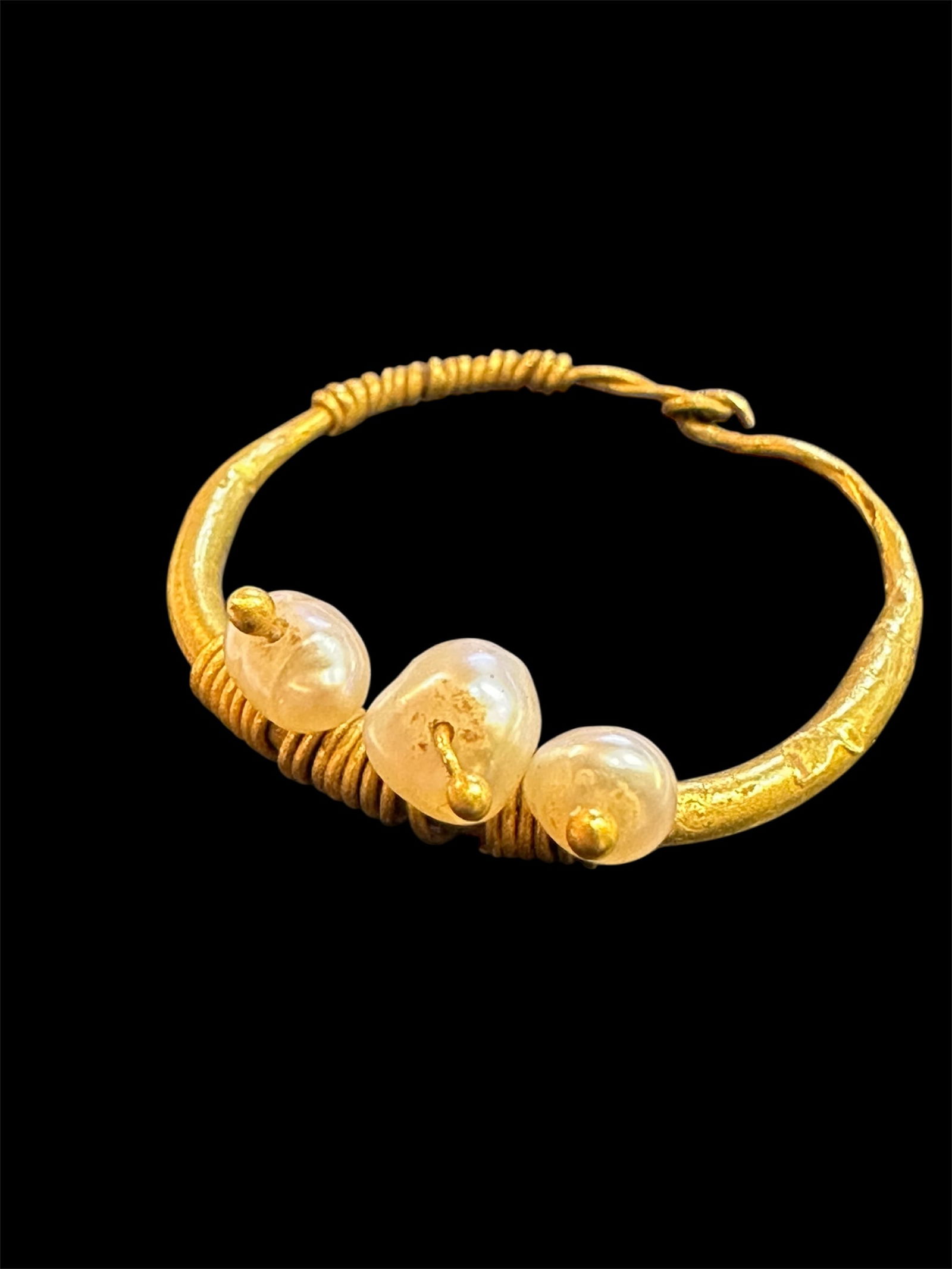 Ancient Roman Single Gold Earring With Pearls c.2nd century AD. (1 of 2)