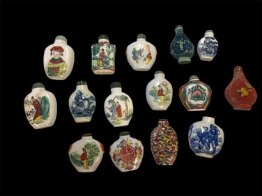 Lot of 15 Chinese Snuff Bottles 20th century.