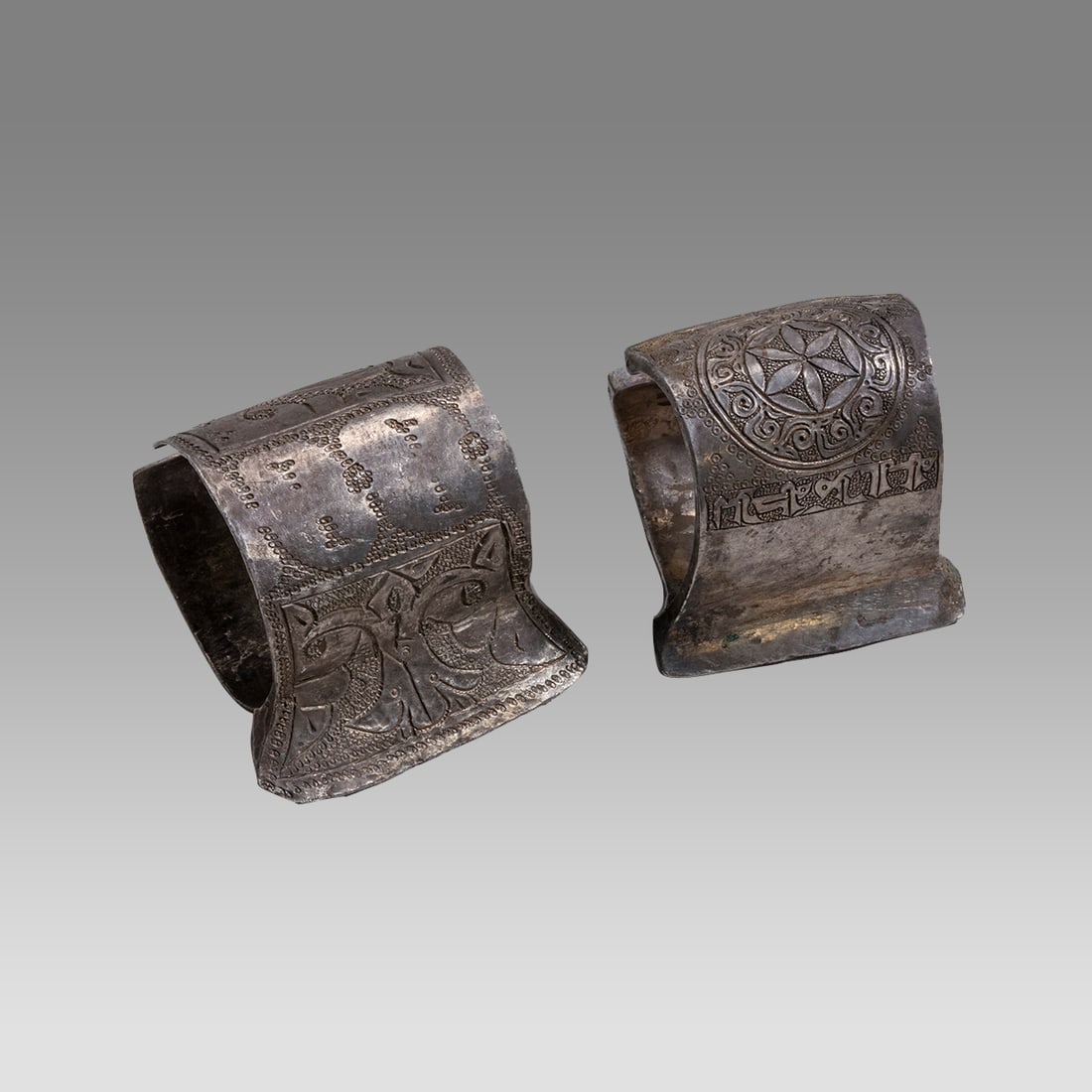 Lot of 2 Ancient Islamic Seljuk Silver Bracelets With Kufic c.10th century AD. (1 of 2)