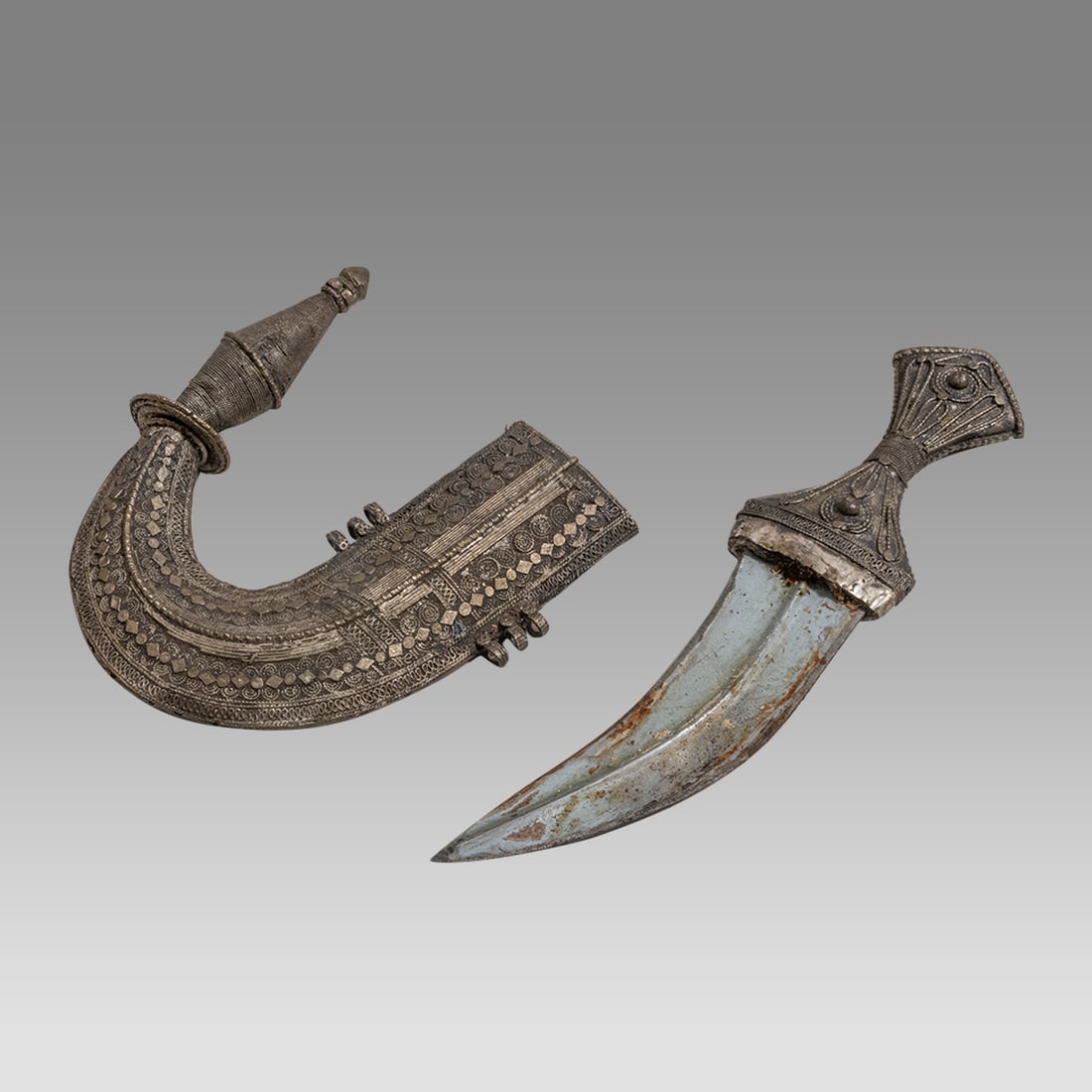 Middle Eastern Silver Khanjar, Dagger. (1 of 2)