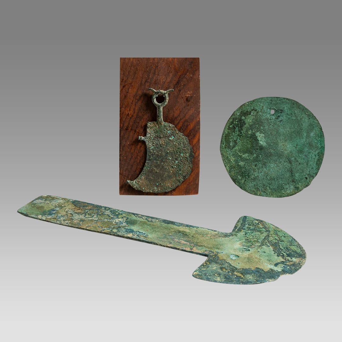 Group of 3 Inca Ritual Artifacts including Large Copper Tumi (ca. 1000-1425 CE) (1 of 2)