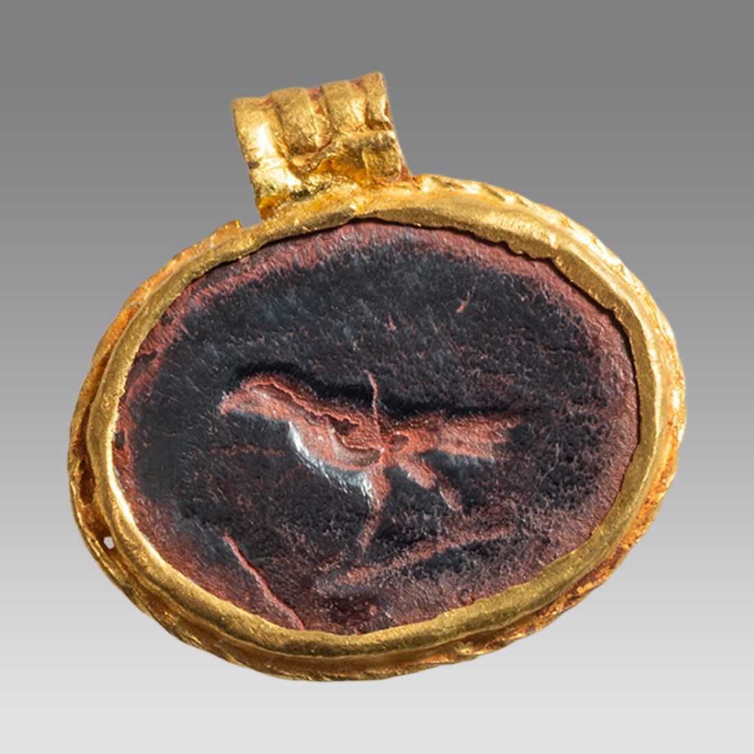 Ancient Roman Gold Pendant with Glass Intaglio c.1st-2nd century AD. (1 of 1)