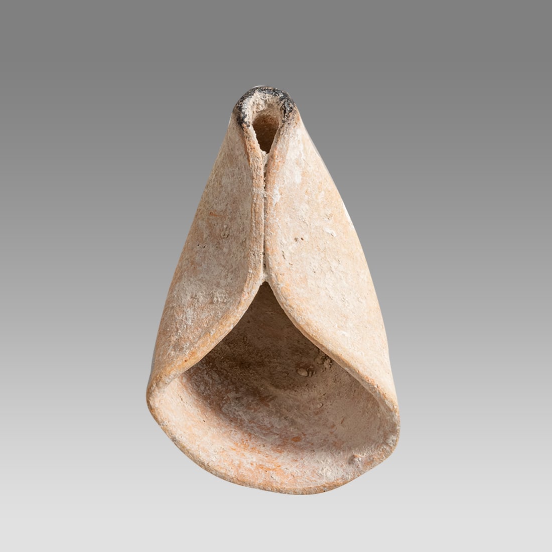 Ancient Holy Land Maccabean Terracotta Oil Lamp c.200 BC-200 CE. (1 of 2)