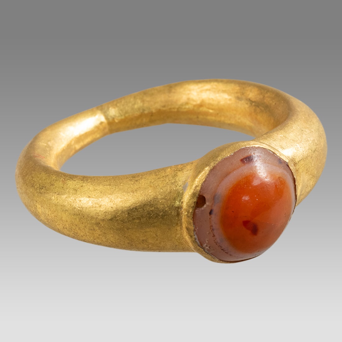 Ancient Roman Gold Ring With Banded Agate c.2nd century AD. (1 of 1)