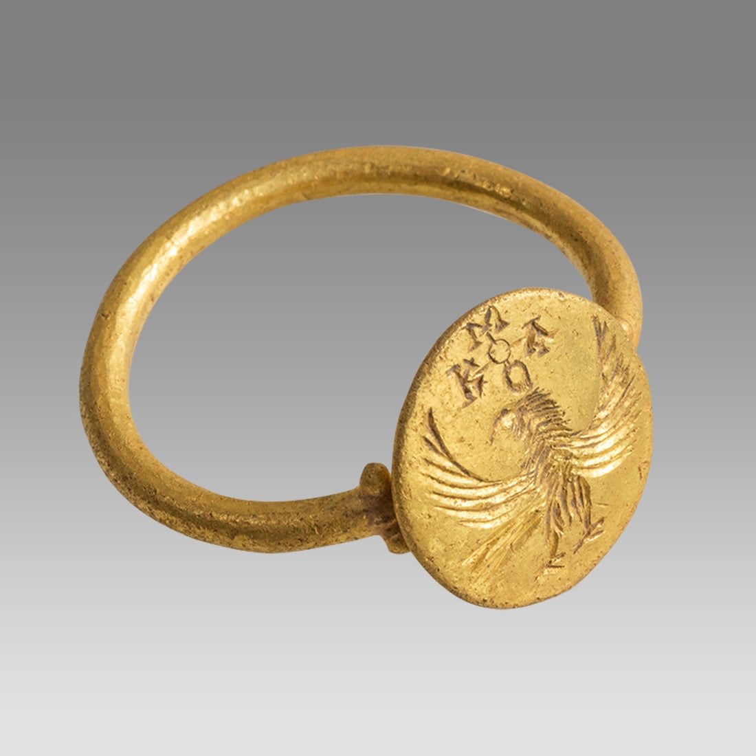 Ancient Roman Gold Ring With Eagle c.2nd century AD. (1 of 1)