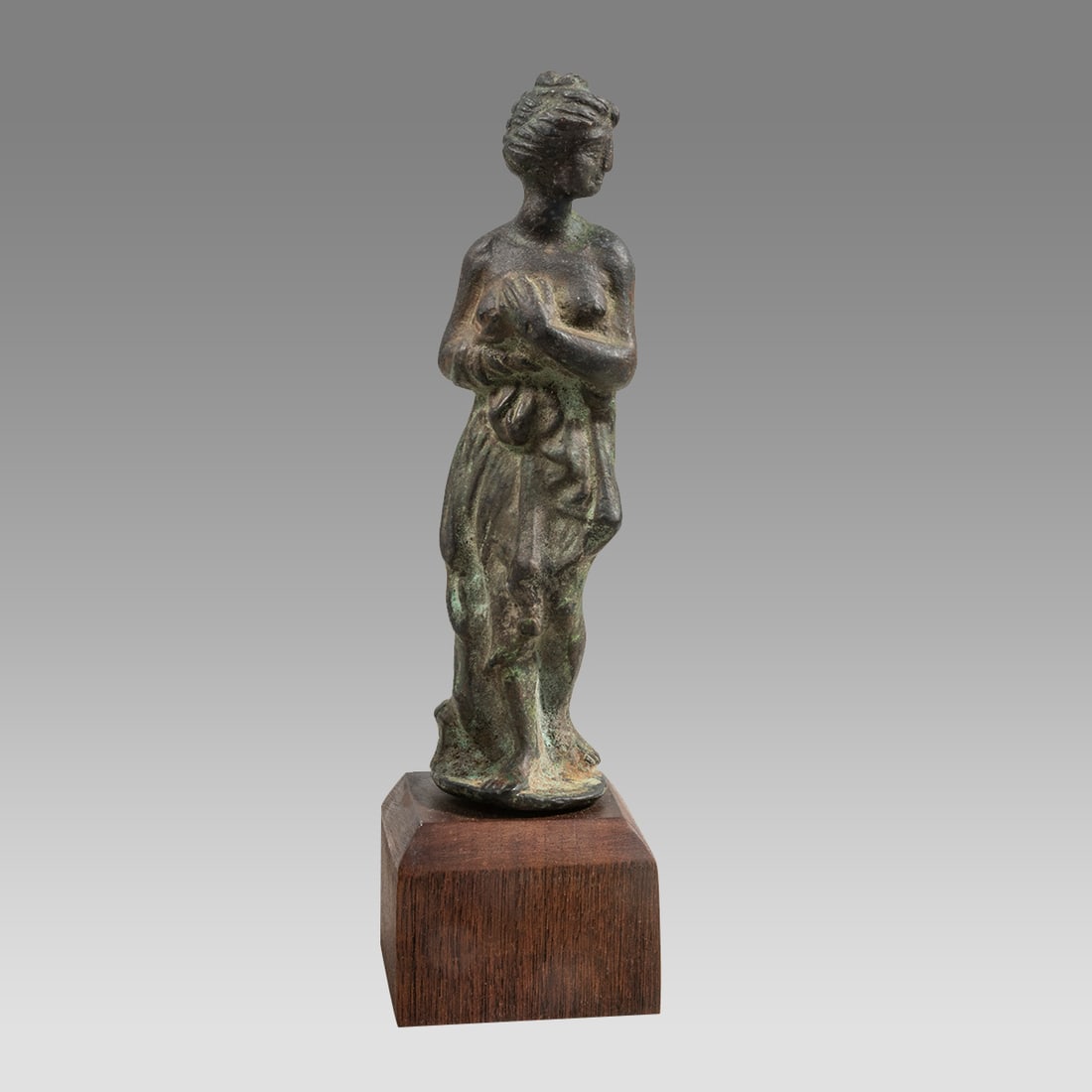 Roman Style Bronze Figure of Aphrodite, After the Antique. (1 of 4)