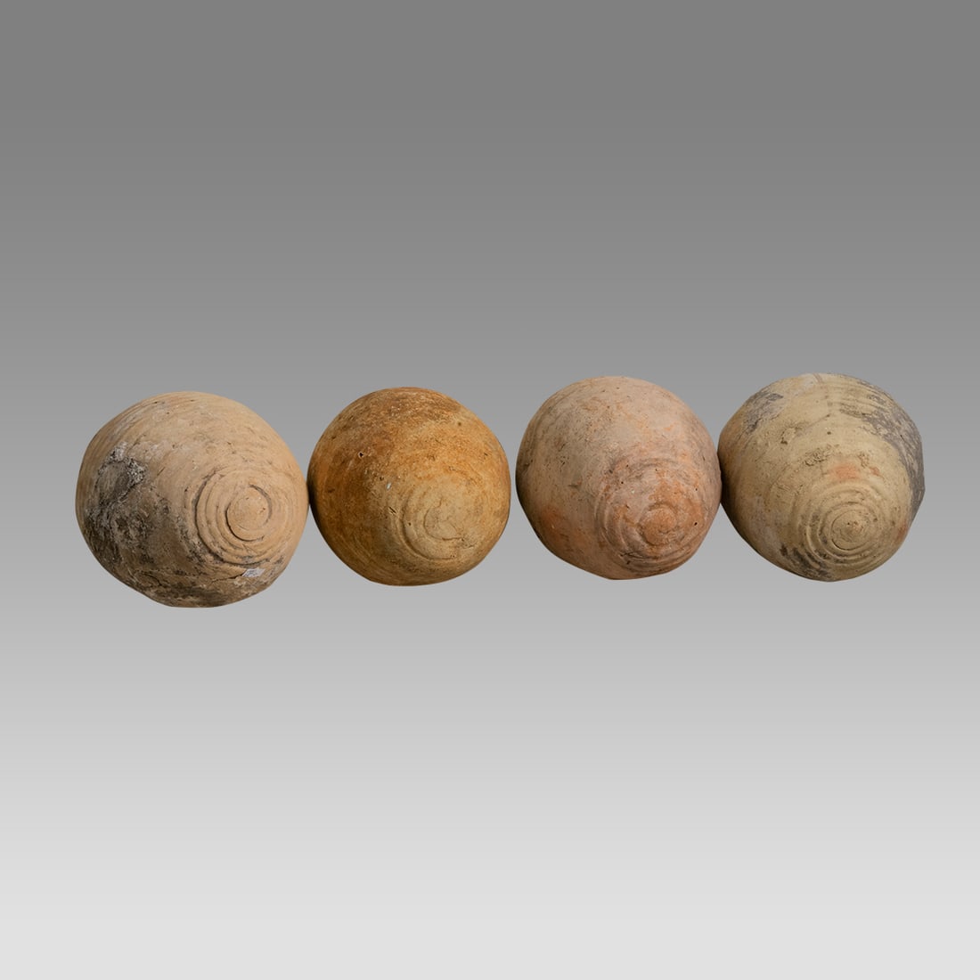 A collection of 4 Spanish 16th century Sea Find Storage Jars. - 3