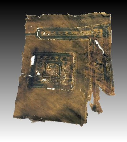 Large ancient Egypt Coptic textile fragment Circa 500: Large ancient Egypt Coptic textile fragment c.500 AD. Size 14 x 12 inches. With a male a female figure in the center within borders. Provenance: Ex Personal Collection of a New York City Dealer., acqu