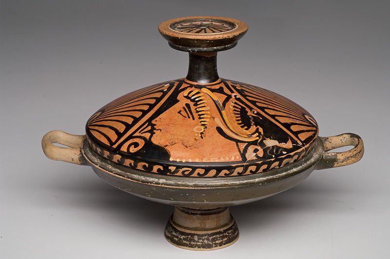 Large Ancient Apulian Lidded Lekanis Magna Graecia Ca. (1 of 4)