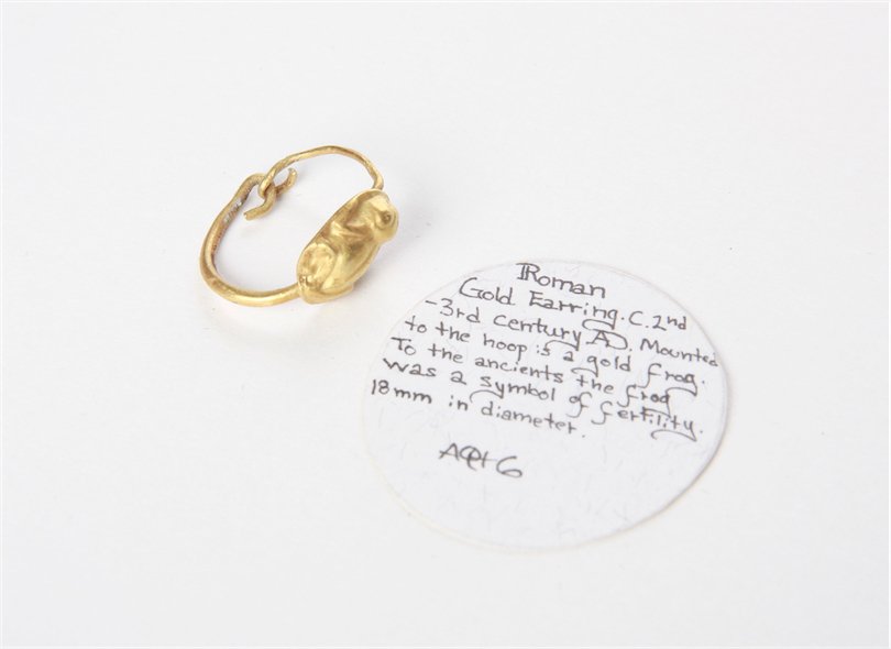 Ancient Roman Gold Single Earring c.2nd Century AD (1 of 2)