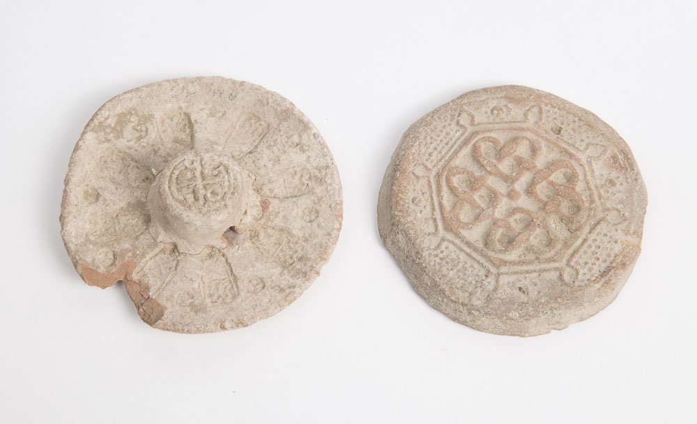 Lot of 2 Islamic Fatimid Bread Seals c.8th century AD: Lot of 2 Islamic Fatimid Bread Seals c.8th century AD. Size: 3 3/4 and 3 5/8 inches diameter. Unusual Islamic Fatimid dynasty Egypt Pottery Bread seals with beautiful design. Condition: large chips an