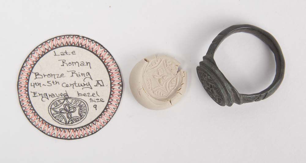 Ancient Roman Bronze Ring c.4th century AD (1 of 1)