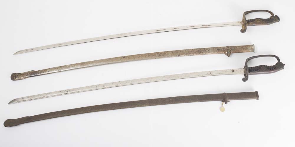 Lot of TWO WW2 JAPANESE  ARMY OFFICER'S PARADE SABRES (1 of 2)