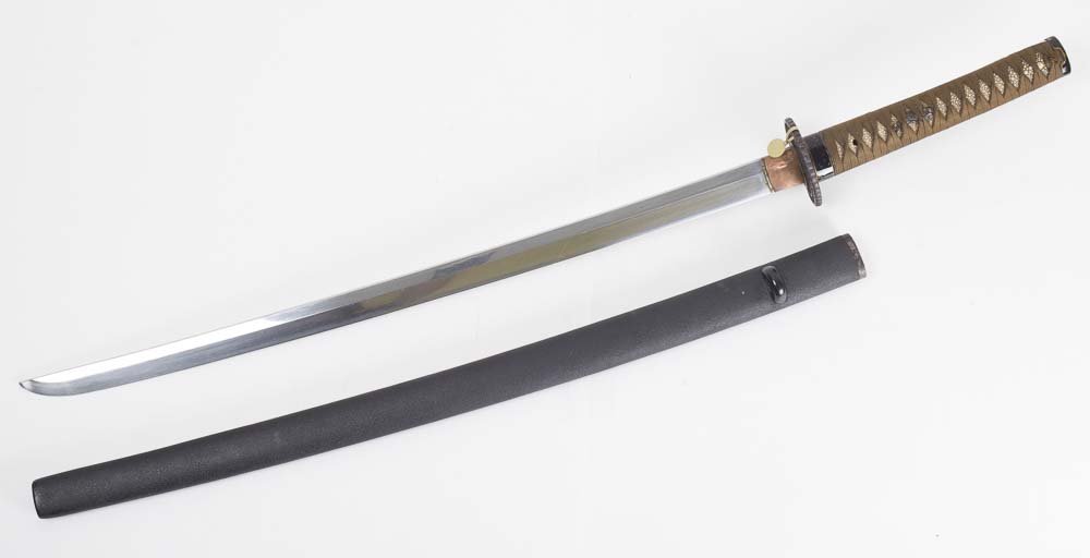 A JAPANESE ANTIQUE SAMURAI  SHARP STEEL BLADE SWORD (1 of 4)