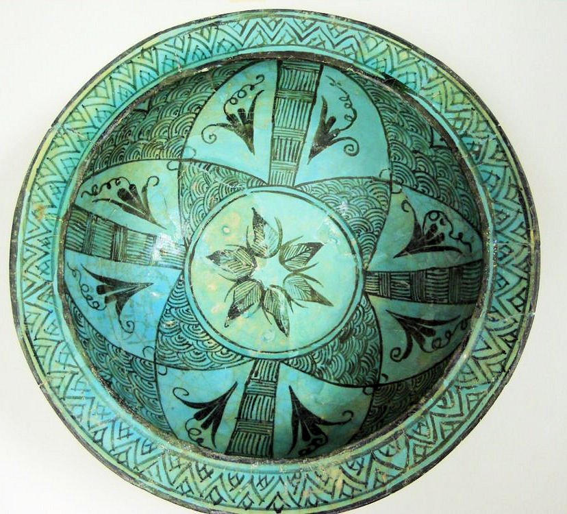 Ancient Persian Islamic glazed Ceramic Bowl c.14th cent (1 of 10)