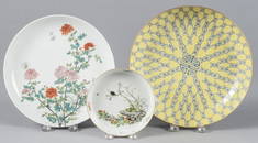 Three Chinese porcelain dishes, 5 1/2'' dia., 9 1/