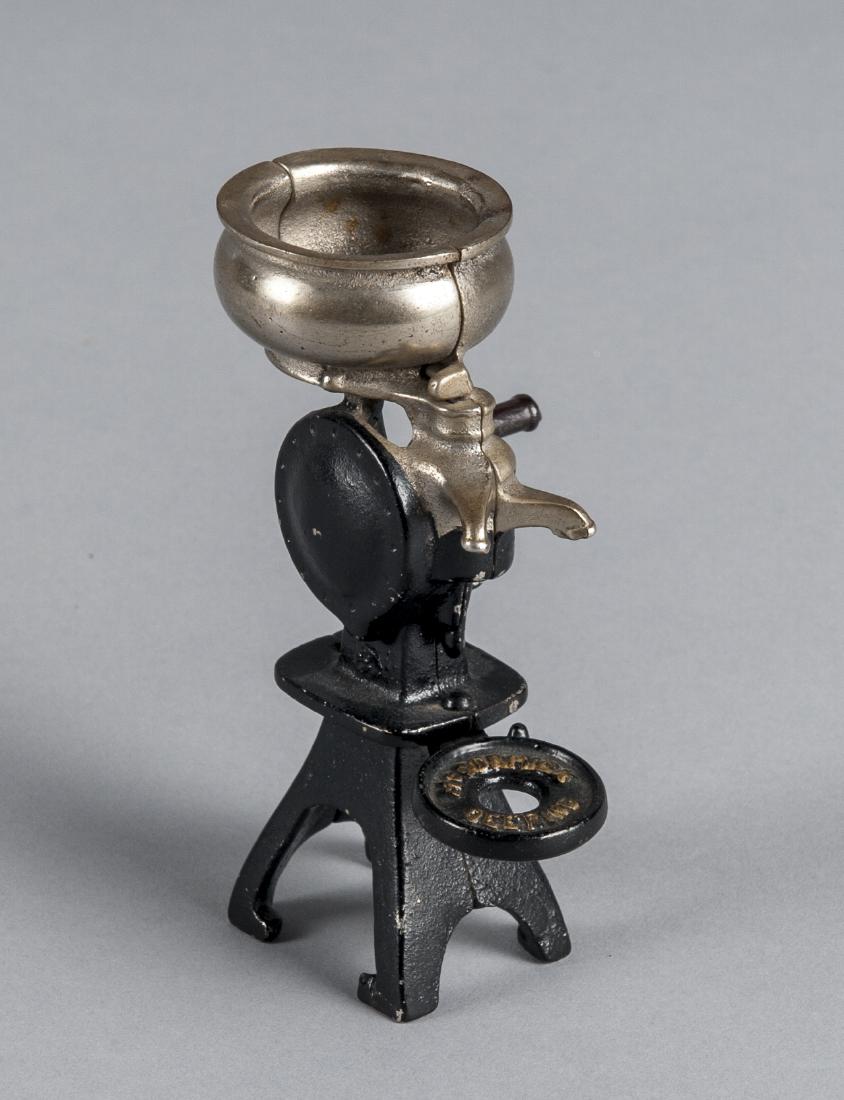 Arcade cast iron McCormick Deering cream separa (1 of 1)