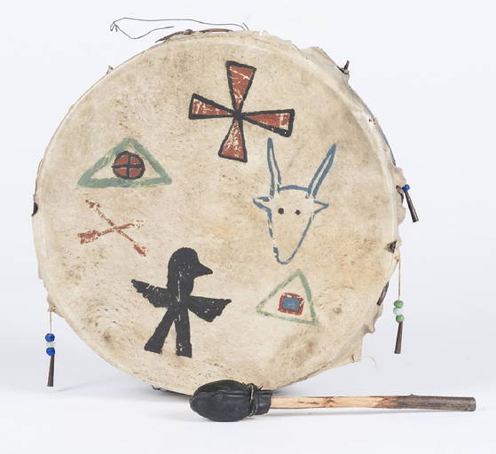 Native American bentwood and painted hide drum, e May 22, 2017 Pook & Pook, Inc. in PA