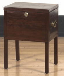 George III mahogany cellarette, late 18th c., 25