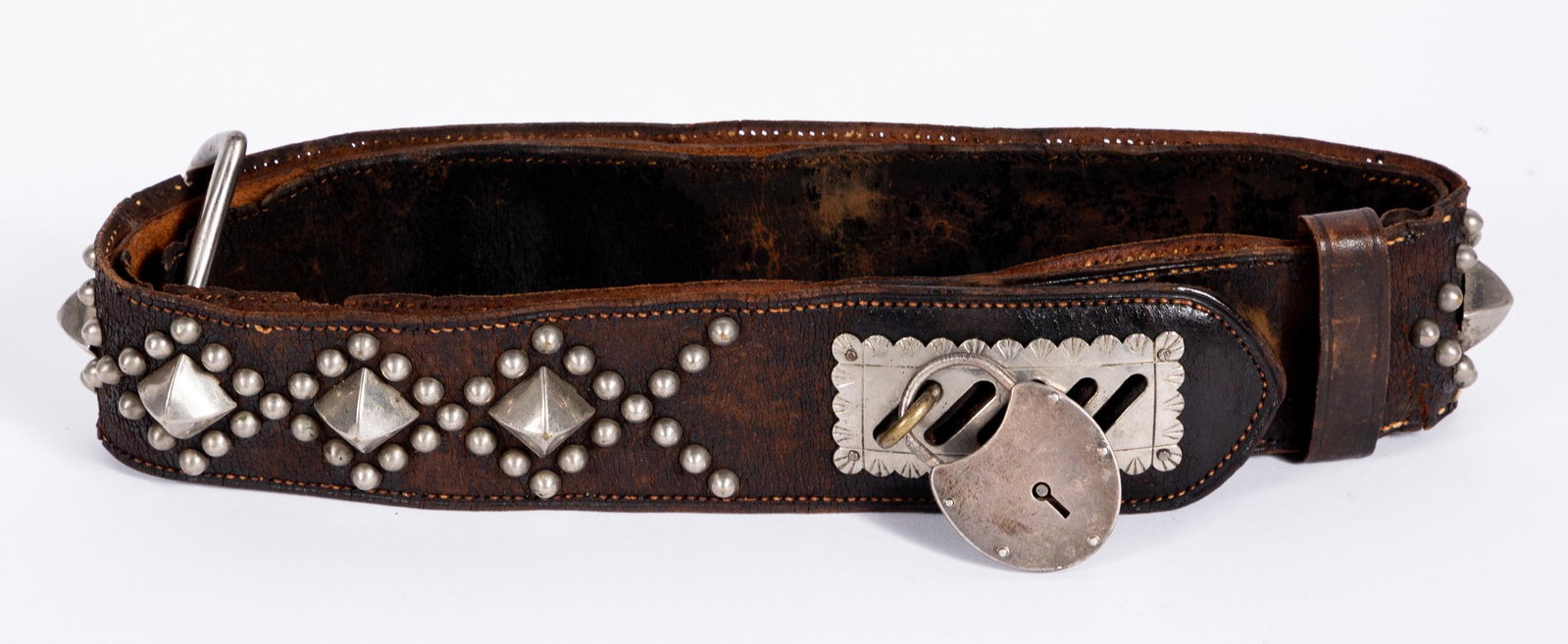 Early Pennsylvania leather dog collar: Early Pennsylvania leather dog collar, 19th c., inscribed Championship of Lehigh, Northampton, Berks and Bucks Counties, approximately 8'' dia.