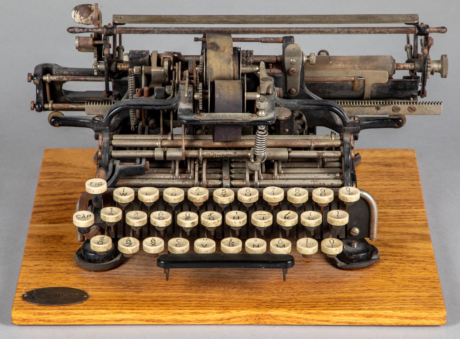 Munson 1 typewriter, copyright Sept. 17th, 1889: Munson 1 typewriter, copyright Sept. 17th, 1889, with horizontal type cylinder, 13'' w.