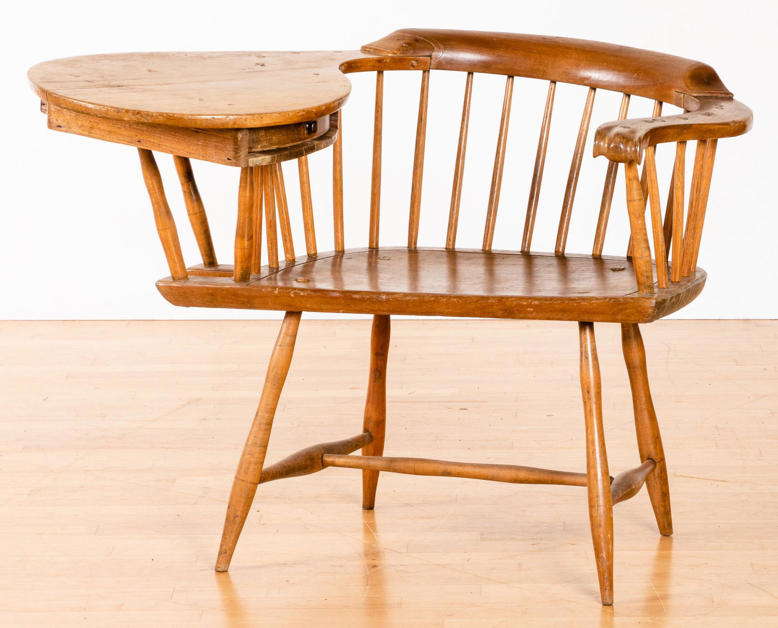 Lowback writing arm Windsor chair: Lowback writing arm Windsor chair, early 19th c.