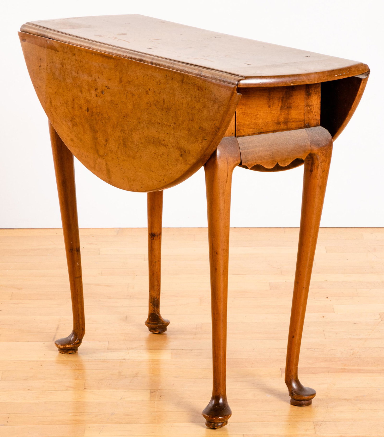 Diminutive New England Queen Anne drop-leaf table: Diminutive New England Queen Anne maple drop-leaf table, 18th c., 28 1/2'' h., 13'' w., 33 1/2'' d.