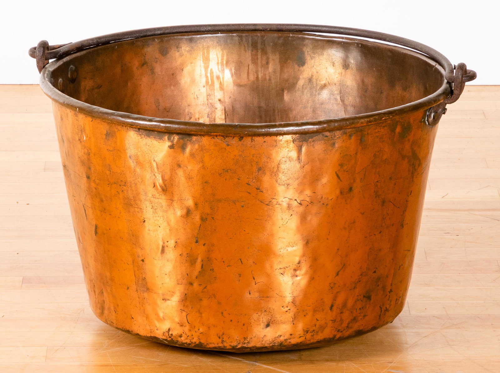 Copper apple butter kettle, 19th c.: Copper apple butter kettle, 19th c., 14 1/4'' h., 22 1/2'' w.