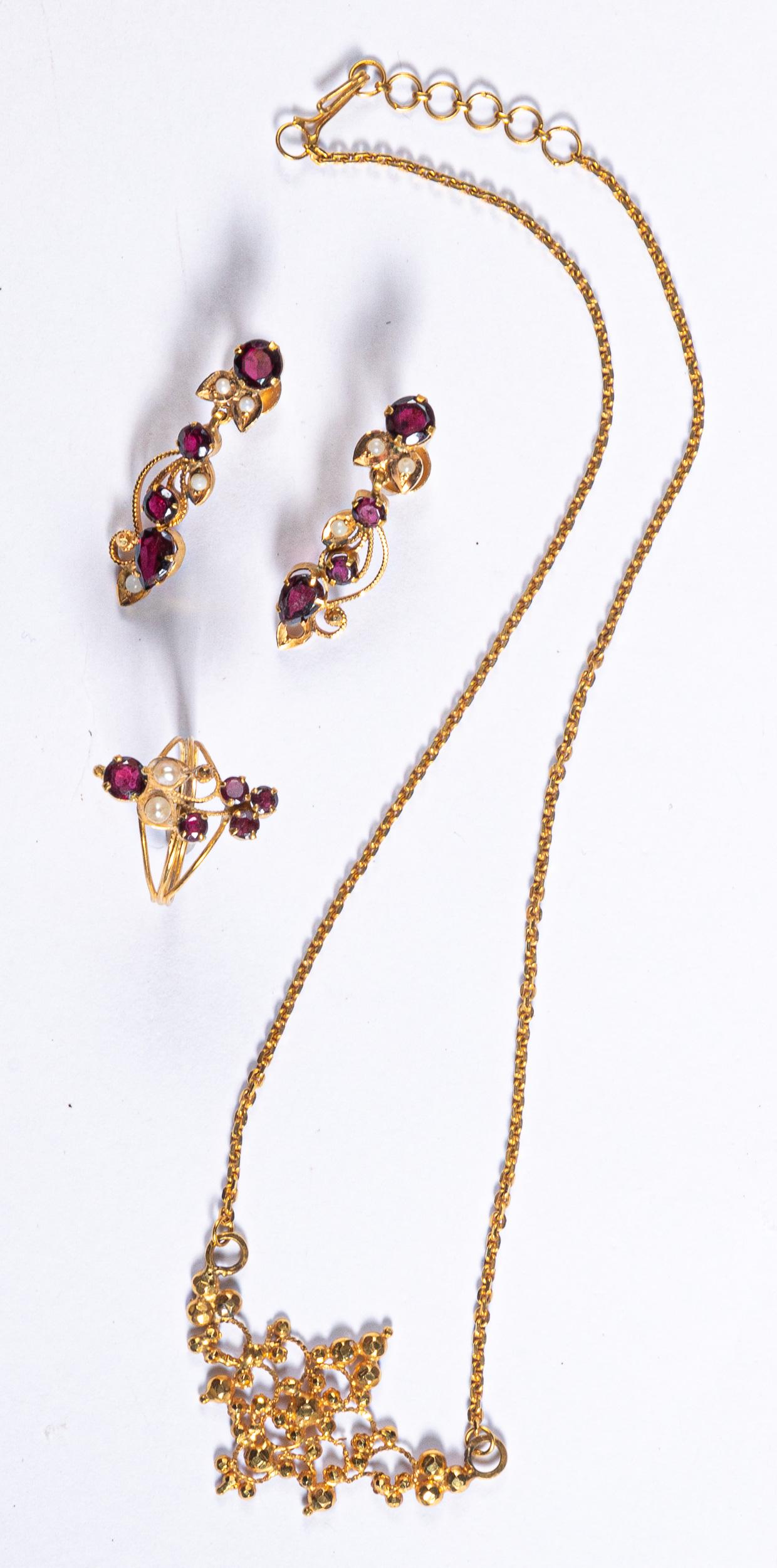 18K or 20K gold and colored stone jewelry: 18K or 20K gold and colored stone jewelry, 9.8 dwt.