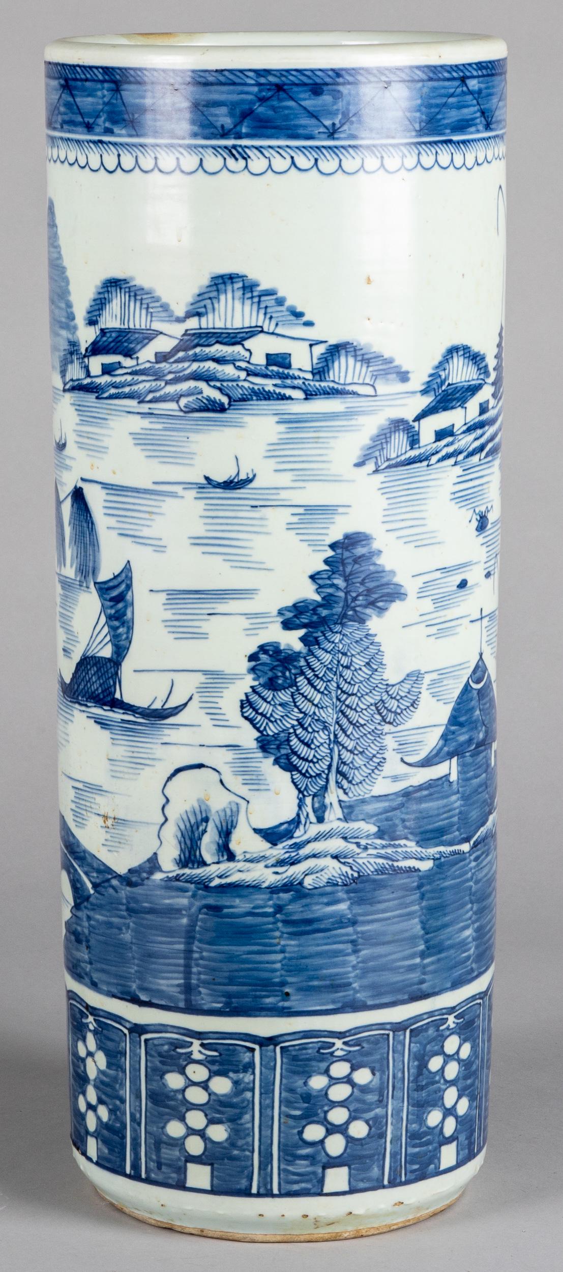 Chinese export porcelain Canton umbrella stand: Chinese export porcelain Canton umbrella stand, 19th c., 24'' h.